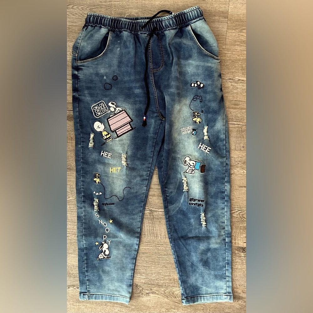 K POP  Womens Cute embroidered baggy Snoopy Jeans. Elastic waist from Seoul, SK.